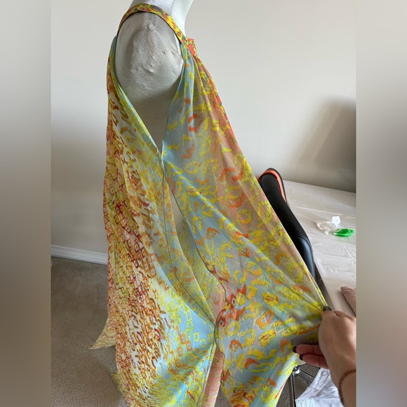 Beautiful Beach/Coverup Dress - Picture 6 of 10